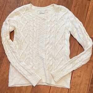 Abercrombie & Fitch Cream Colored Cable Knit Sweater Size XS/S